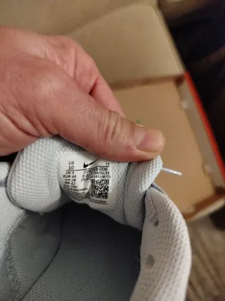 Zapatillas Nike Running Gris y Rojo