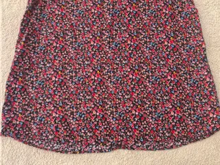 Blusa T M floral. Medidas en descripción