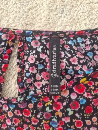 Blusa T M floral. Medidas en descripción