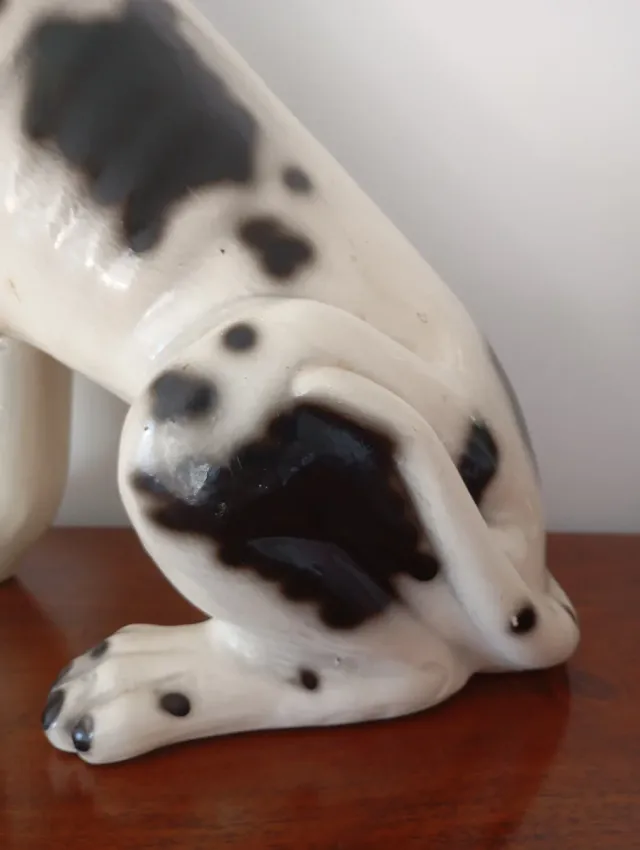 Escultura perro antigua porcelana.