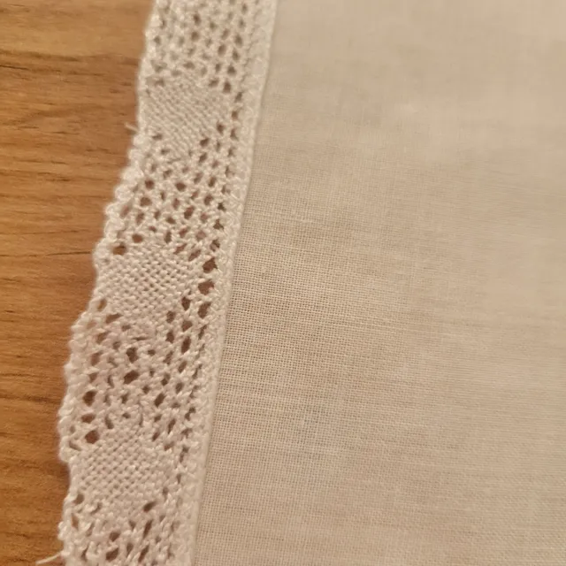 Mantel y servilletas con cerezas