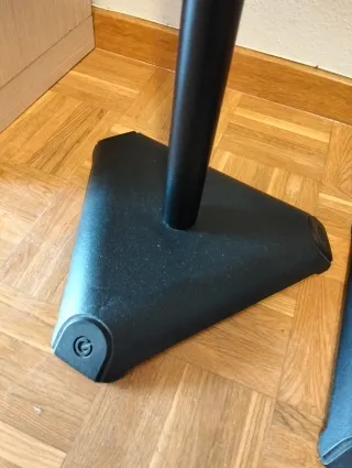 Soportes para altavoces.