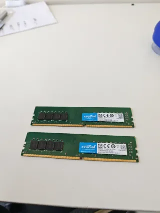 2x Crucial 8GB DDR4 2400MHz RAM
