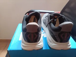 Zapatillas Hoka Talla 44 Nuevas. Solo Gran Canaria