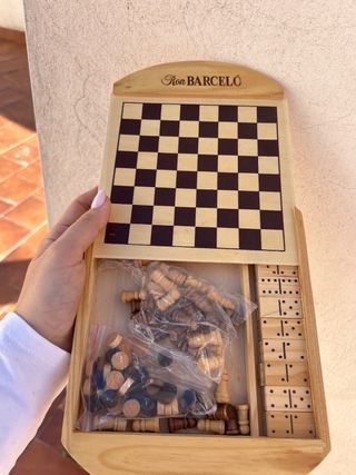 Ajedrez y Dominó de Madera Ron Barceló