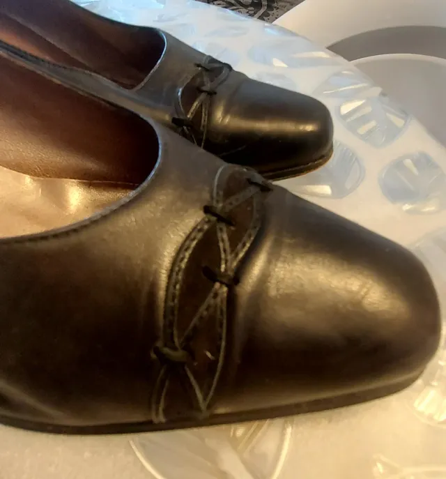 Lote de Zapatos de piel negros Bertran