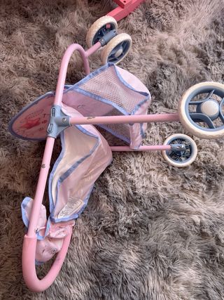 Carrito de muñecas rosa con diseño de gimnasta