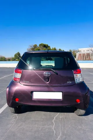 Toyota iQ 2010