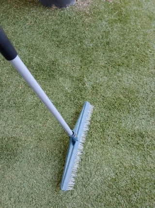 Escoba para césped artificial