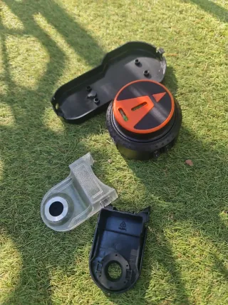 Nivel láser con fijación por aspiración