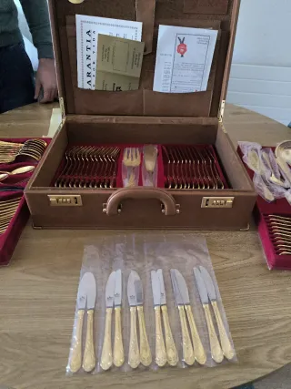 Cubertería solingen nueva a estrenar bañada en oro