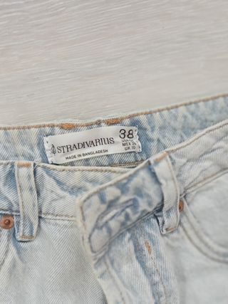 Pantalón vaquero Stradivarius Roto T.38