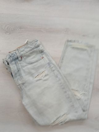 Pantalón vaquero Stradivarius Roto T.38