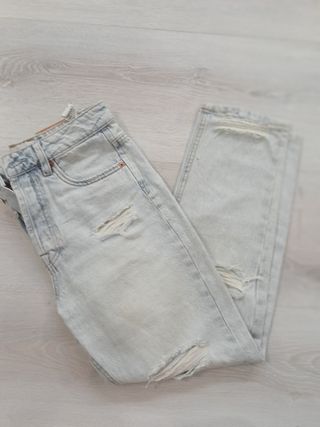 Pantalón vaquero Stradivarius Roto T.38