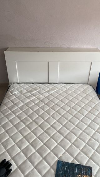 Cabecero de cama blanco de madera