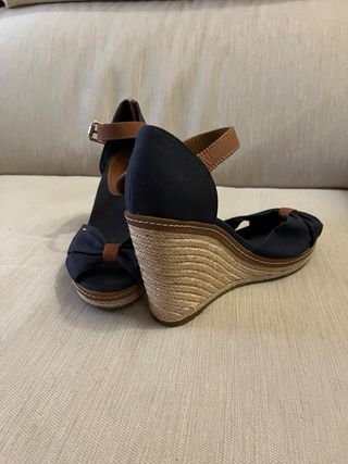 Sandalias Cuña Tommy Hilfiger Azul y Marrón