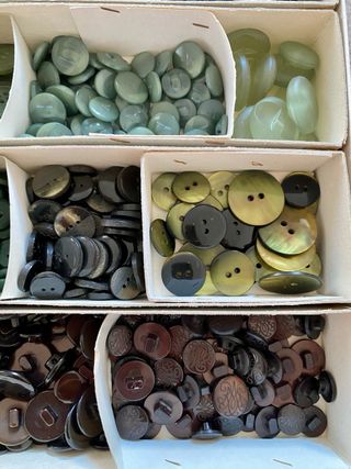 Lotto bottoni vintage verdi e marron nuovi