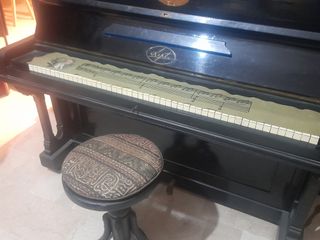 Pianoforte Verticale Antico L.I.P.T. con Sgabello