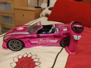 Coche teledirigido Barbie rosa