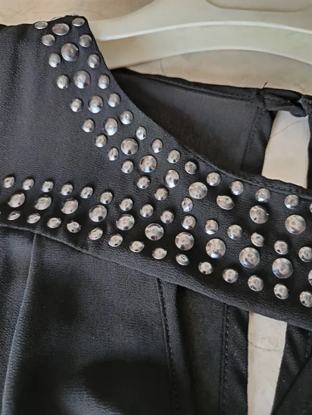 Maglia nera elegante