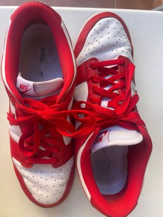 Nike Dunk Low Roja y Blanca
