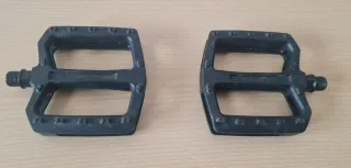 Pedales originales Scott.