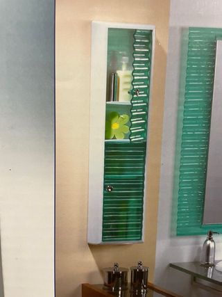 Armario de baño verde y blanco