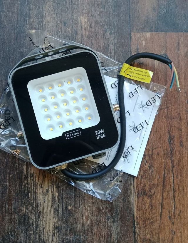 Proyector LED M Ledme Napoli Plus 20W