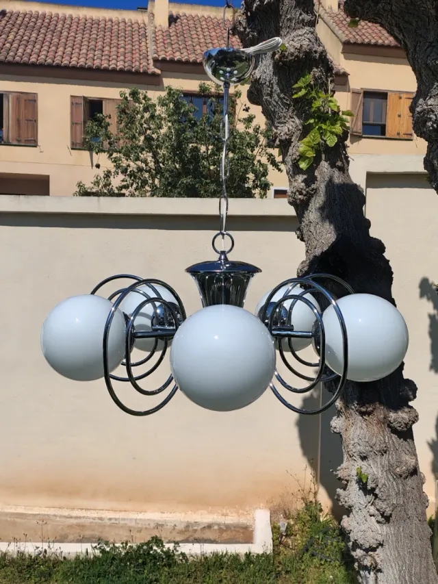 Lámpara vintage Space con 5 opalinas