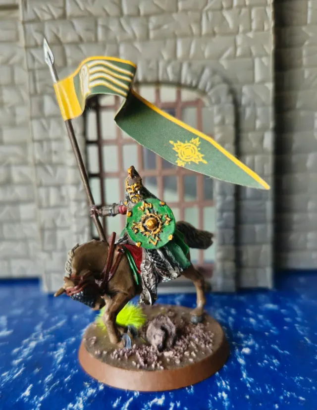 Miniatura ESDLA Portastandarte Rohan a Caballo