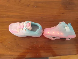 Zapatillas con ruedas y luces
