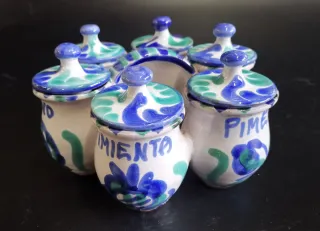 Bonito espaciero antiguo de ceramica granadina