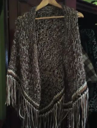 Chal tejido de verano con flecos