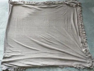 Stole fantasia floreale, grigio e beige