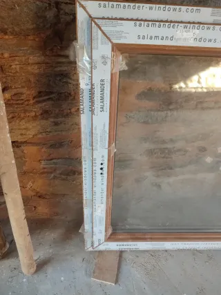 Ventana PVC oscilobatiente Salamander