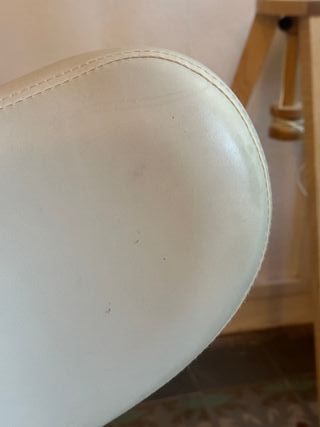 Silla de oficina Pipersong blanca con reposapiés