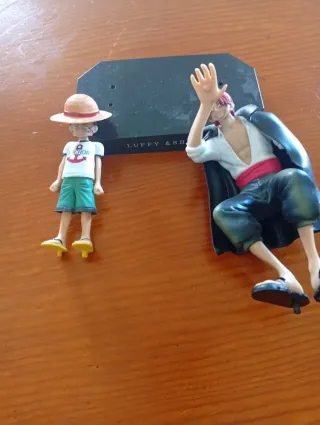 Figura One Piece Shanks y Luffy