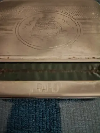 Pitillera antigua Rapid con rodillo