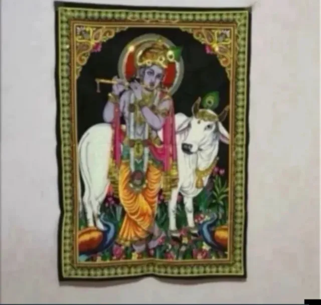 Tapiz Krishna con vaca. Meditación Yoga.