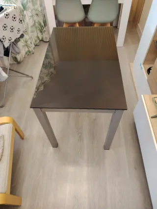 Mesa extensible Ondarreta cristal negro y metal