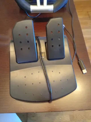 Volante y Pedales PS4