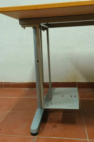 Mesa IKEA GALANT + cajonera + soporte PC