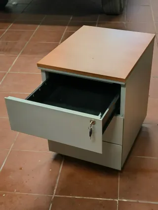 Mesa IKEA GALANT + cajonera + soporte PC