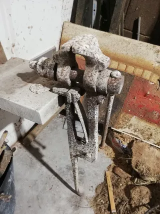 Tornillo de banco antiguo