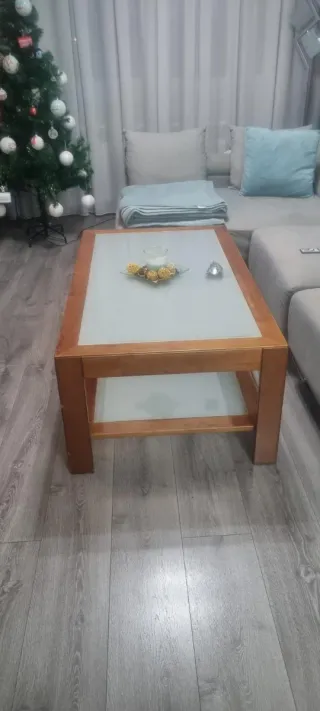 Tavolo da salotto in legno e vetro