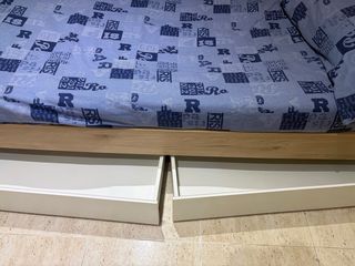 Cama individual con cajones