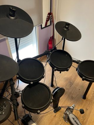 Alesis Nitro Mesh Kit Batería Electrónica