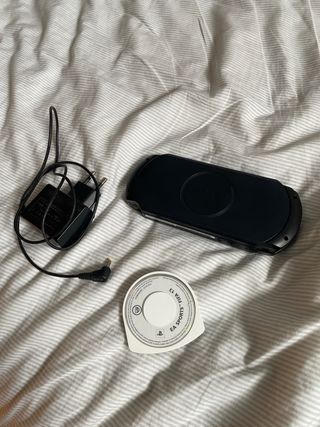 PSP Negra con Cargador y FIFA 13