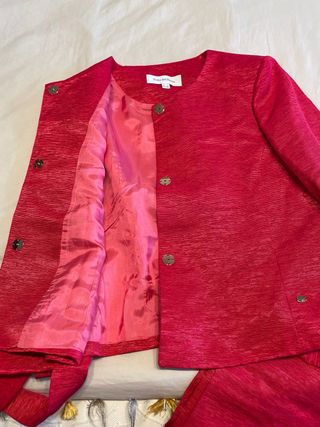 Traje chaqueta y falda Pedro del Hierro rojo