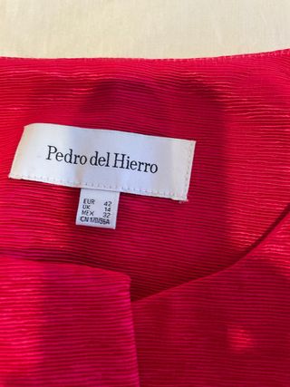 Traje chaqueta y falda Pedro del Hierro rojo